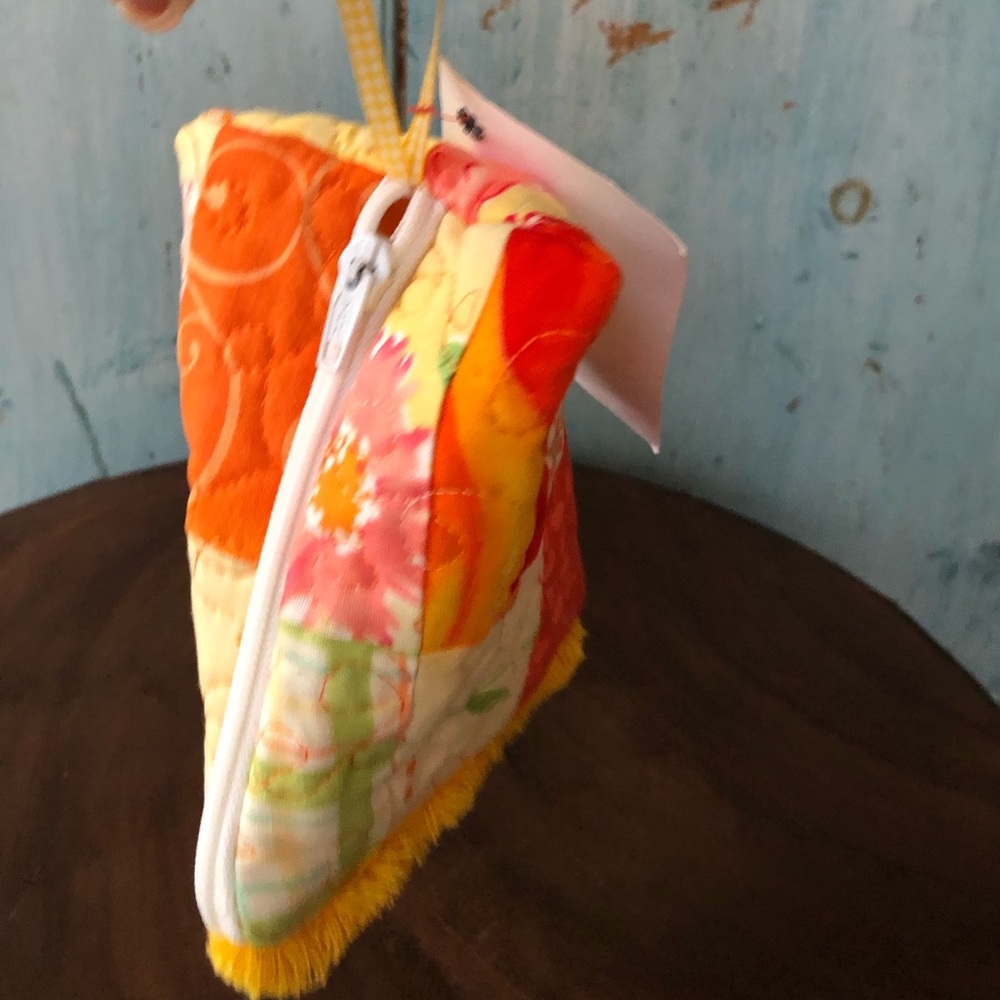 Purse pouch for cosmetics uniquely made in triangle shape with zipper & fringe - Picture 8 of 8